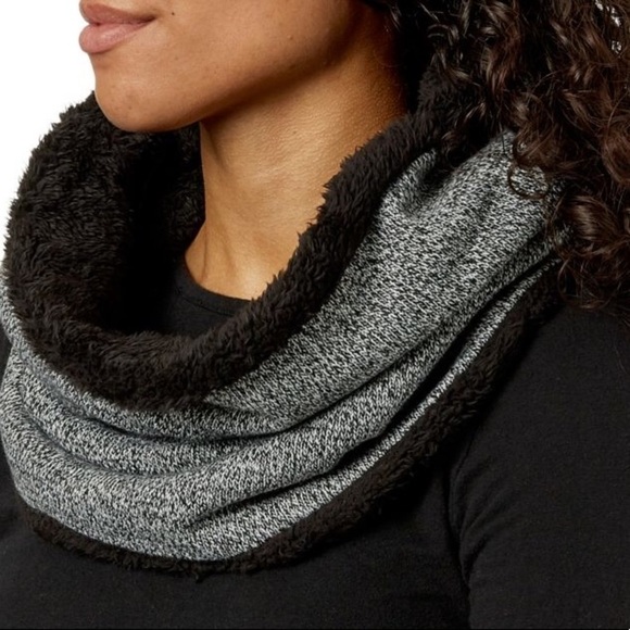 ☕️3for💲3️⃣0️⃣!Gloves and scarf set! - Picture 4 of 4